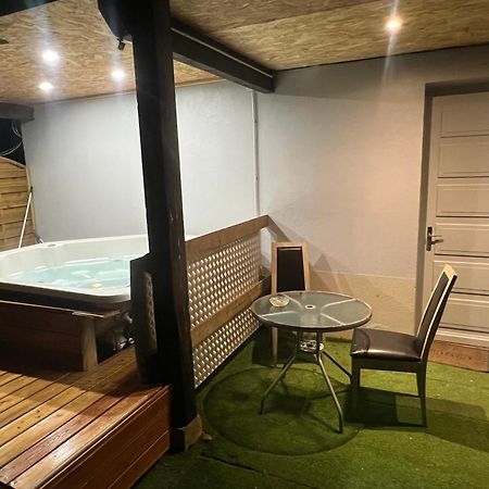 Le Gite Du Cavalier Au Coeur De La Foret/Jacuzzi Dole Exterior foto